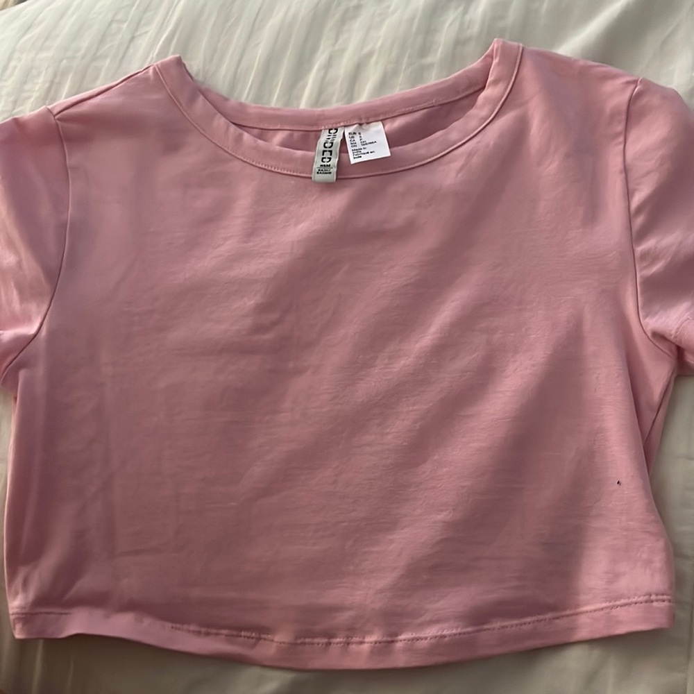 Divided cropped tee